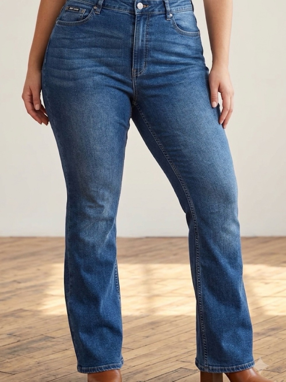 DKNY Classic High-Rise Straight Leg Jeans - Blue 31 / 12